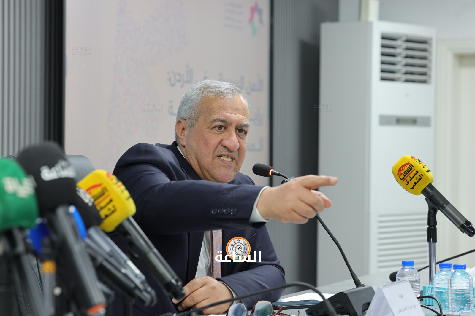 Madar Al-Saa Images 0.2550448352355612