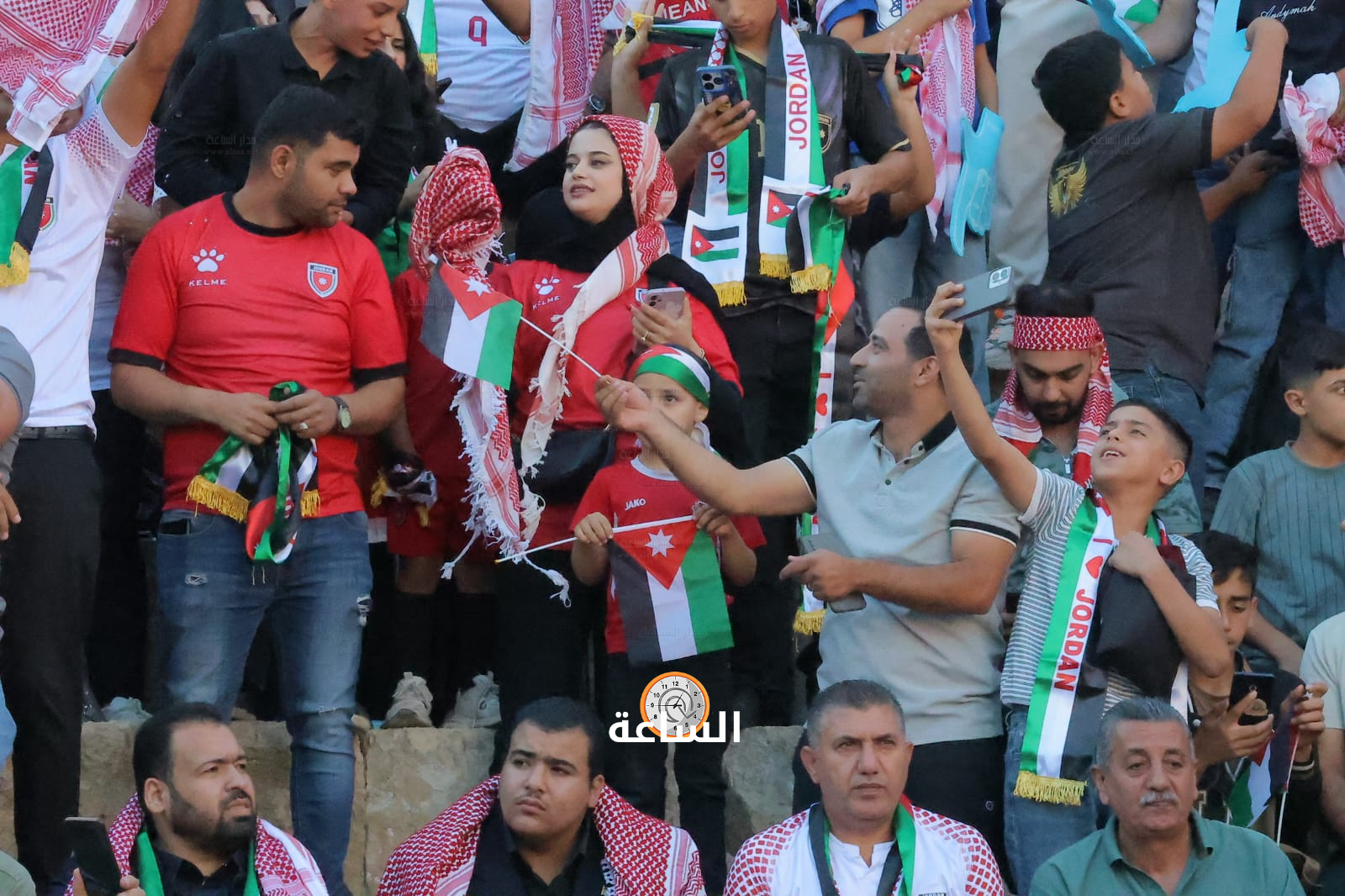 Madar Al-Saa Images 0.8528787560320239