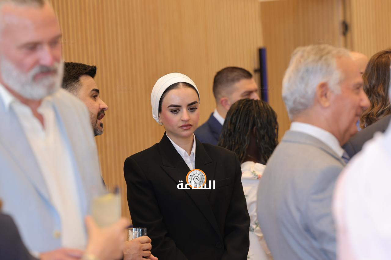 Madar Al-Saa Images 0.49208563451557563