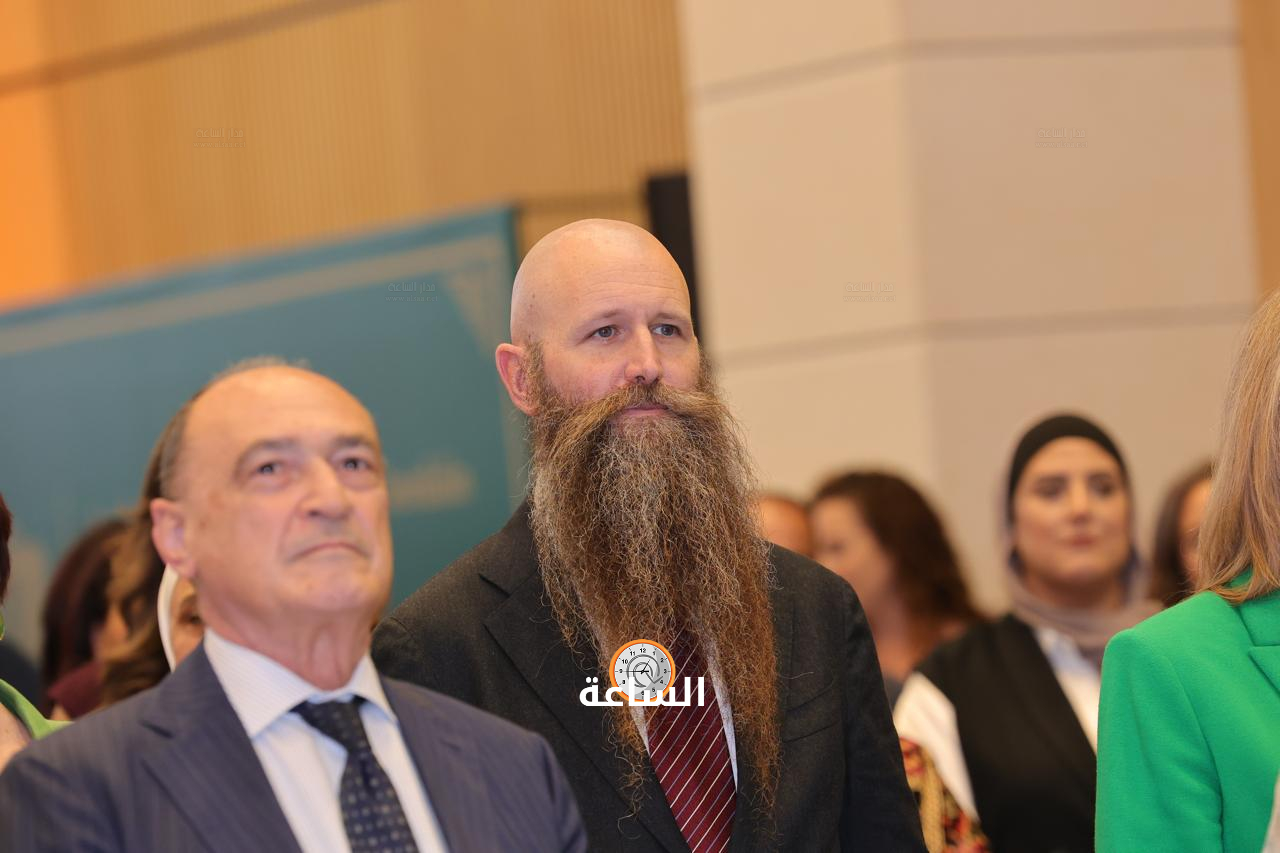 Madar Al-Saa Images 0.565137446357494