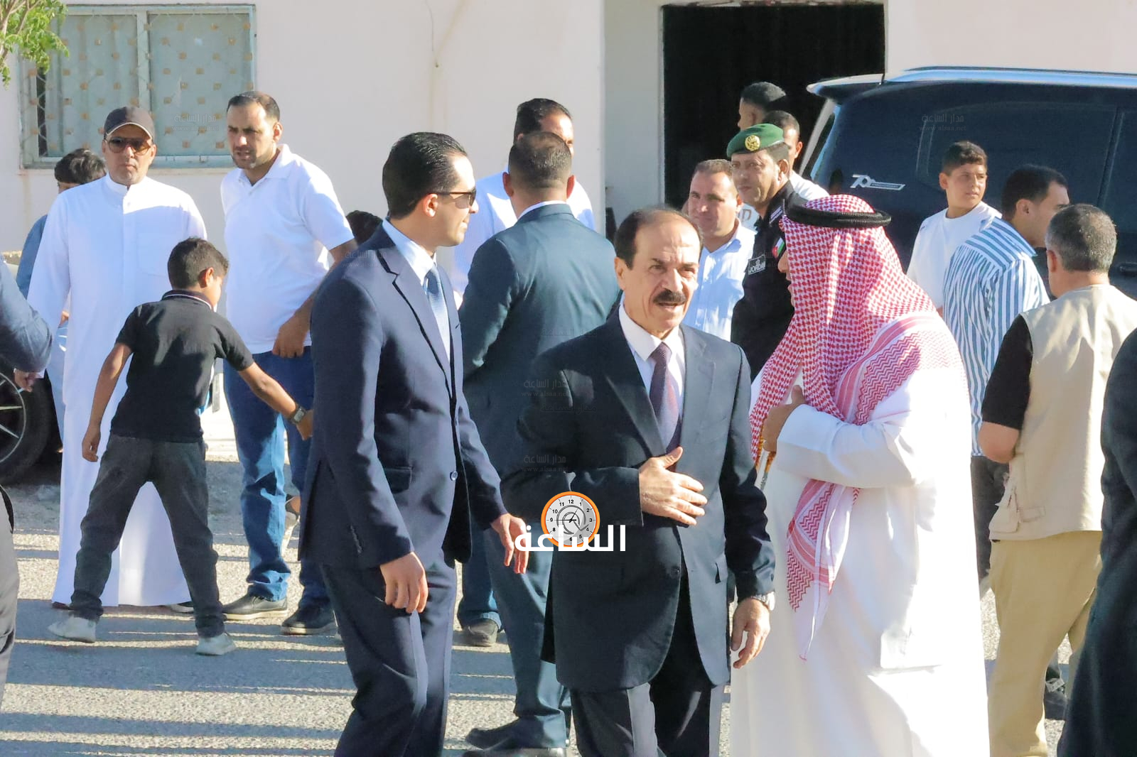 Madar Al-Saa Images 0.04154399530038466