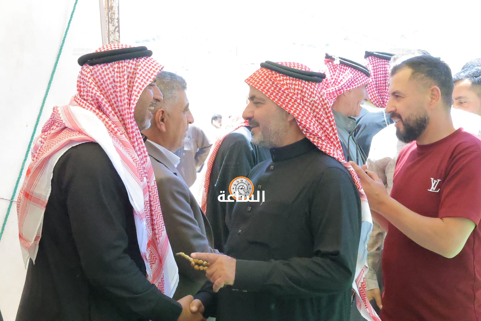 Madar Al-Saa Images 0.8706517318246033