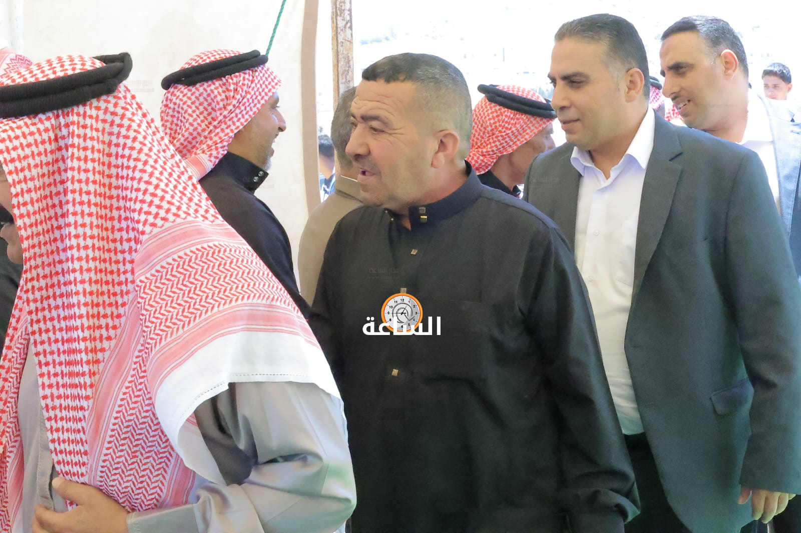 Madar Al-Saa Images 0.7864433365955308