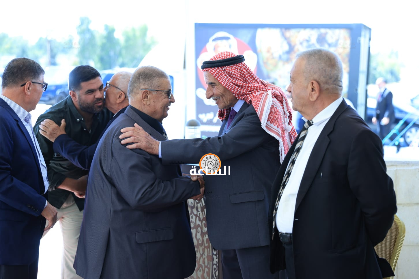 Madar Al-Saa Images 0.3240605782615784
