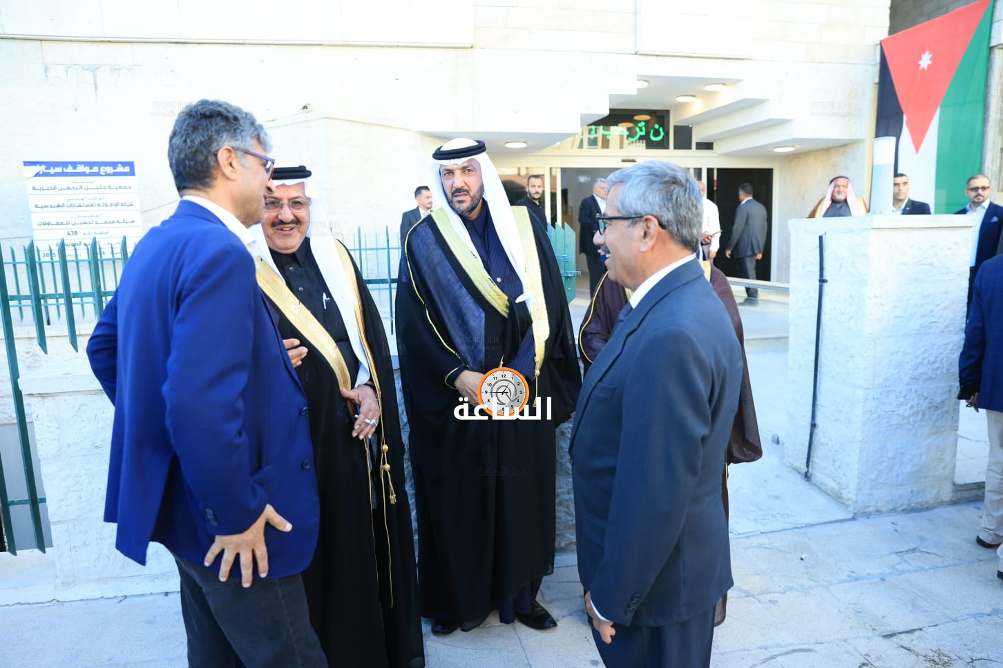 Madar Al-Saa Images 0.783966605149192