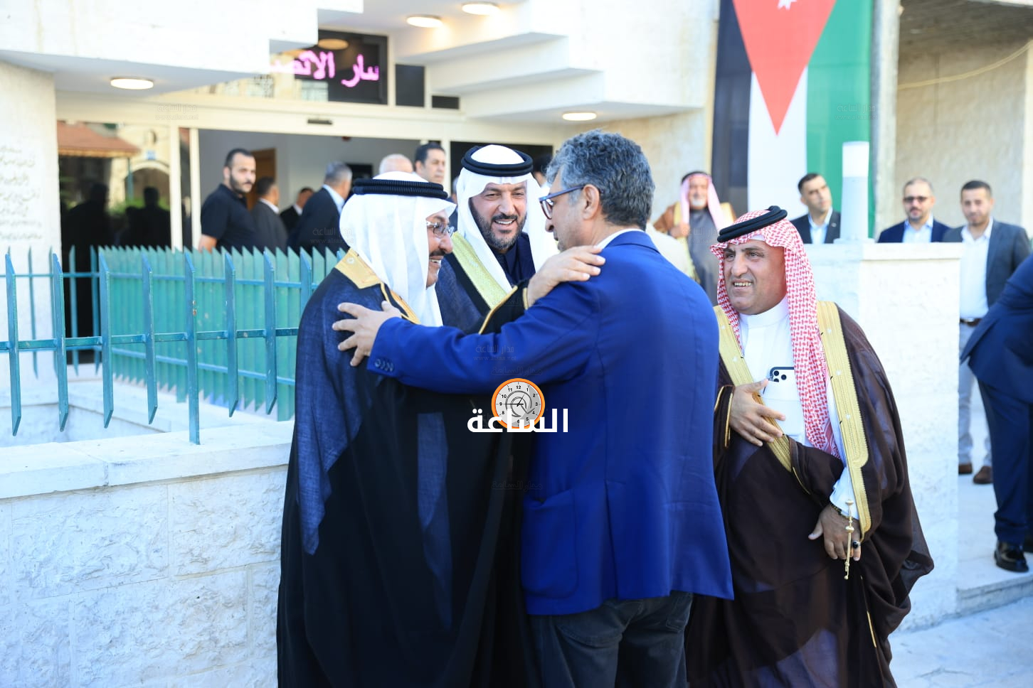 Madar Al-Saa Images 0.6799165165300157