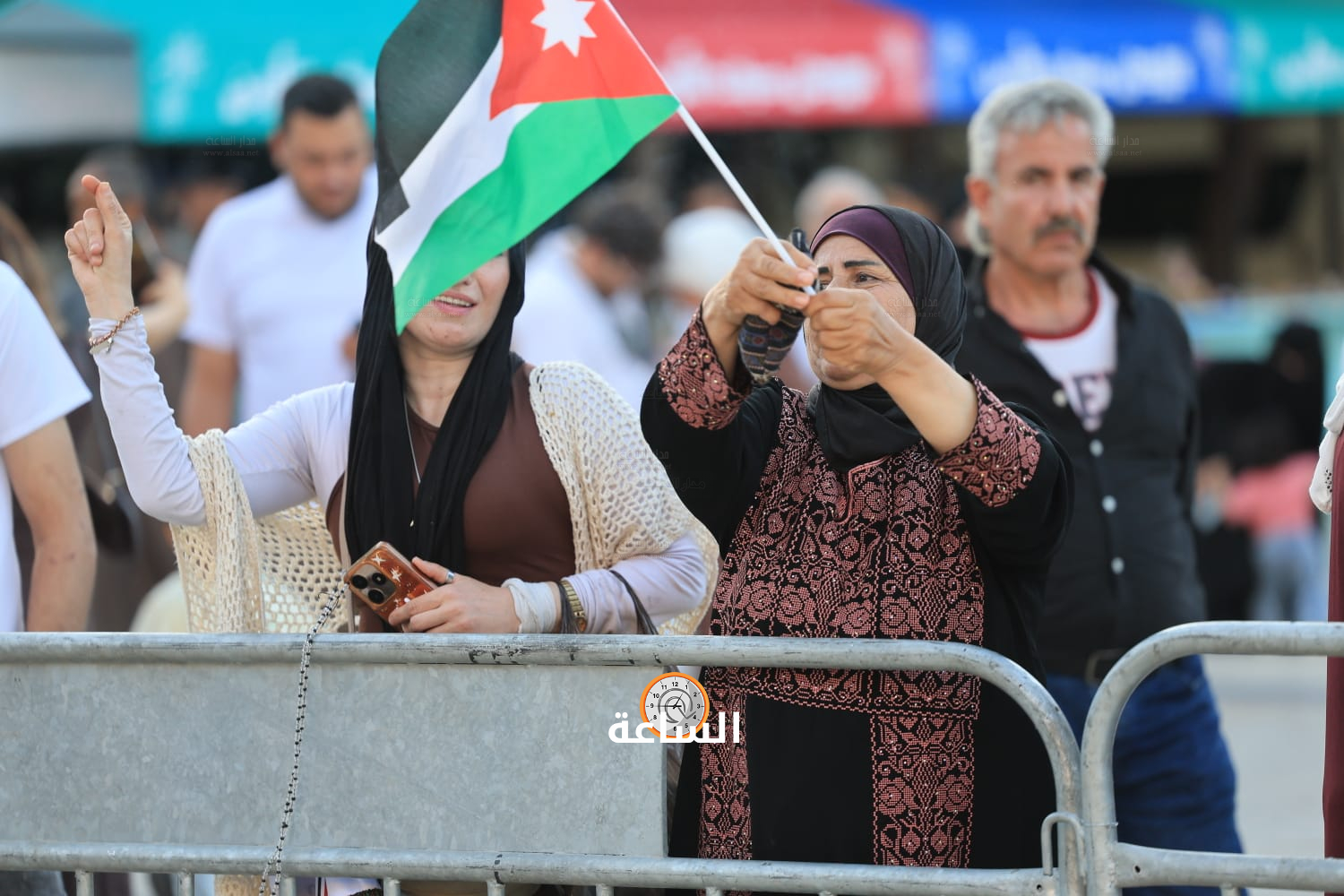 Madar Al-Saa Images 0.9924141910820975