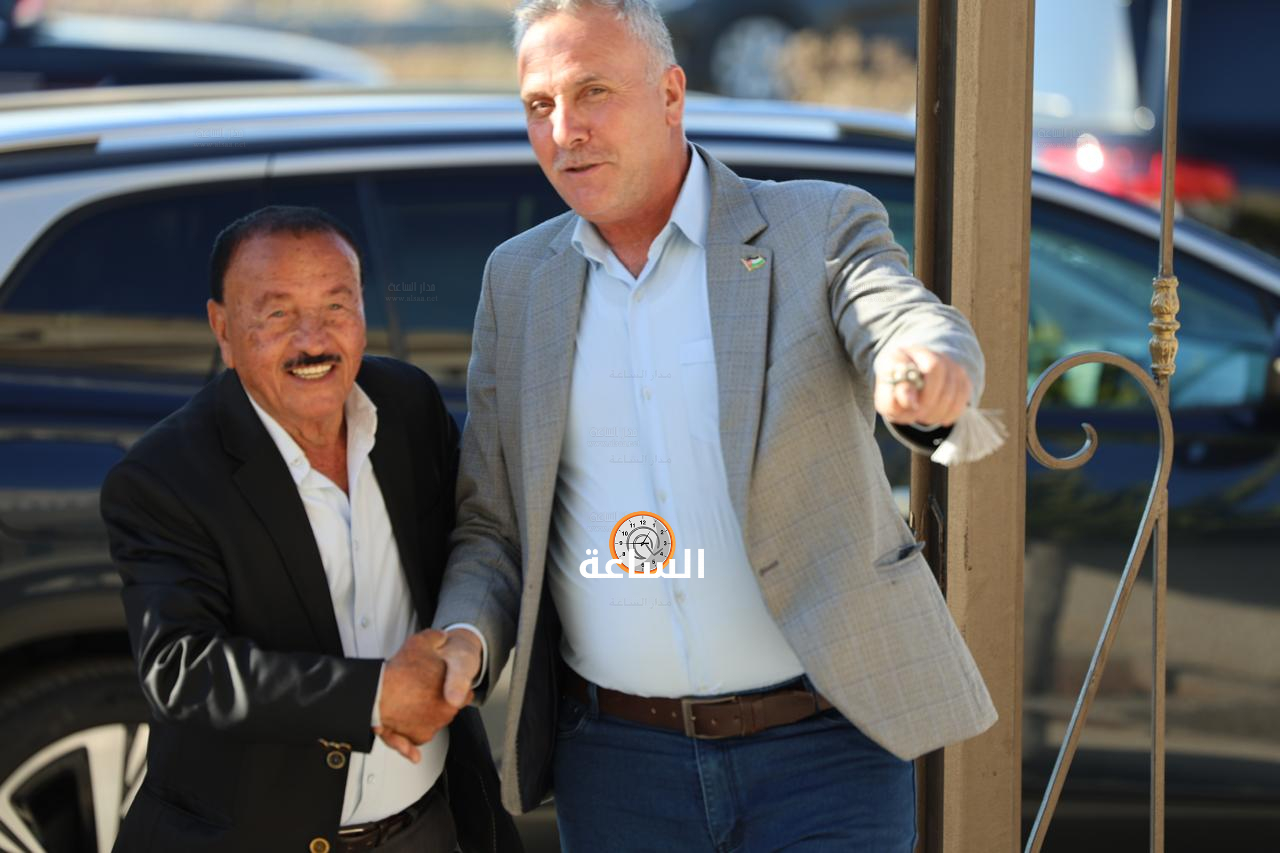Madar Al-Saa Images 0.44297420208795424