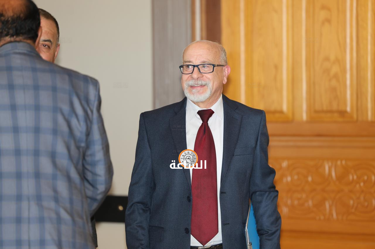 Madar Al-Saa Images 0.9023400109302434