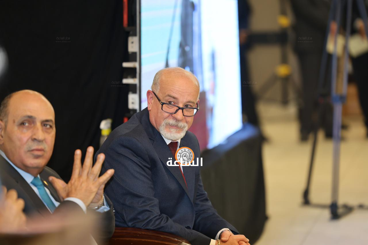 Madar Al-Saa Images 0.4824960039956625