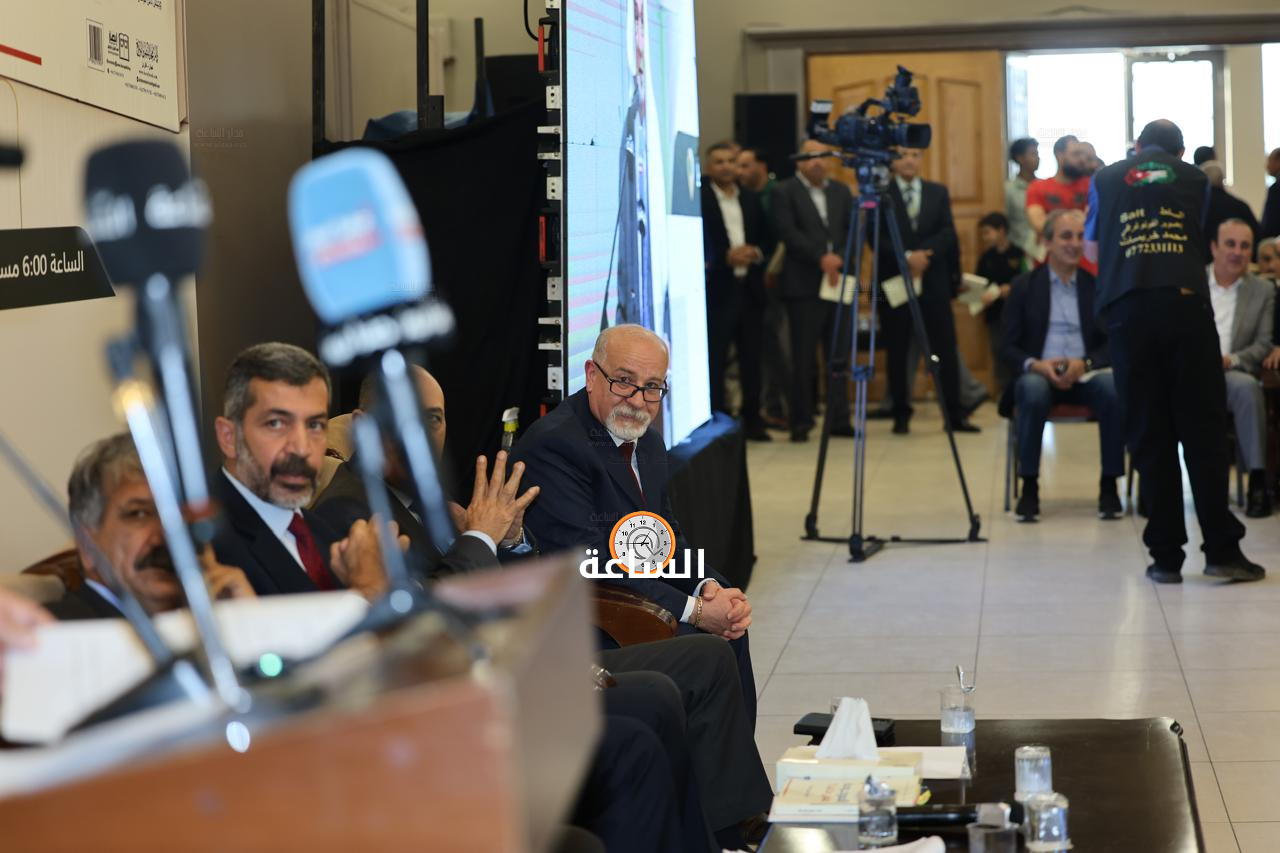 Madar Al-Saa Images 0.44945227104679386
