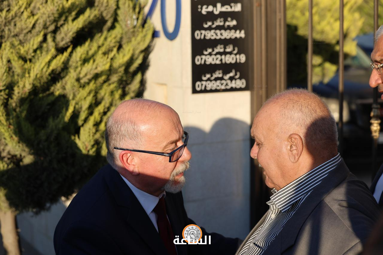 Madar Al-Saa Images 0.49893130222428694