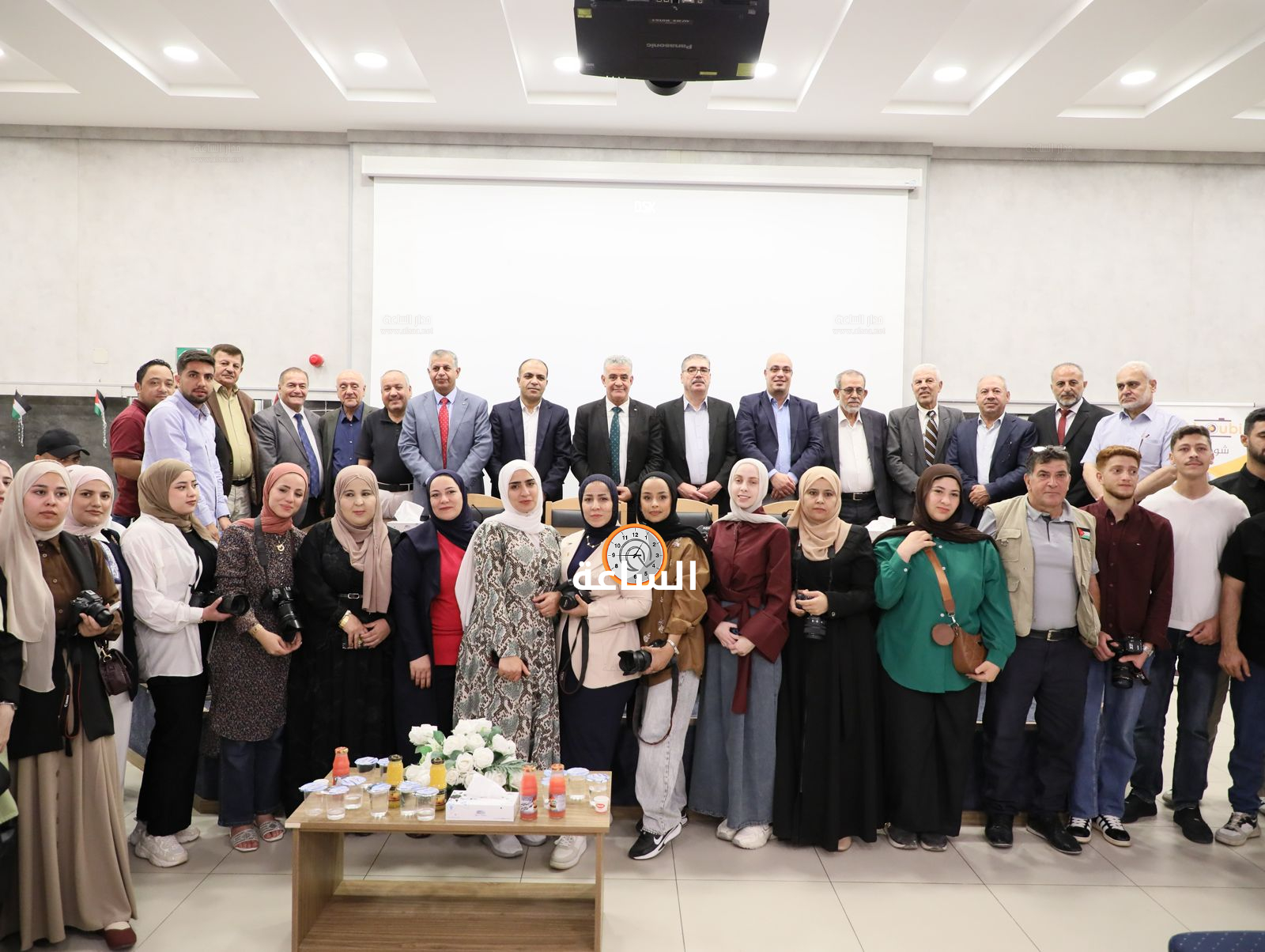 Madar Al-Saa Images 0.12601592740369516