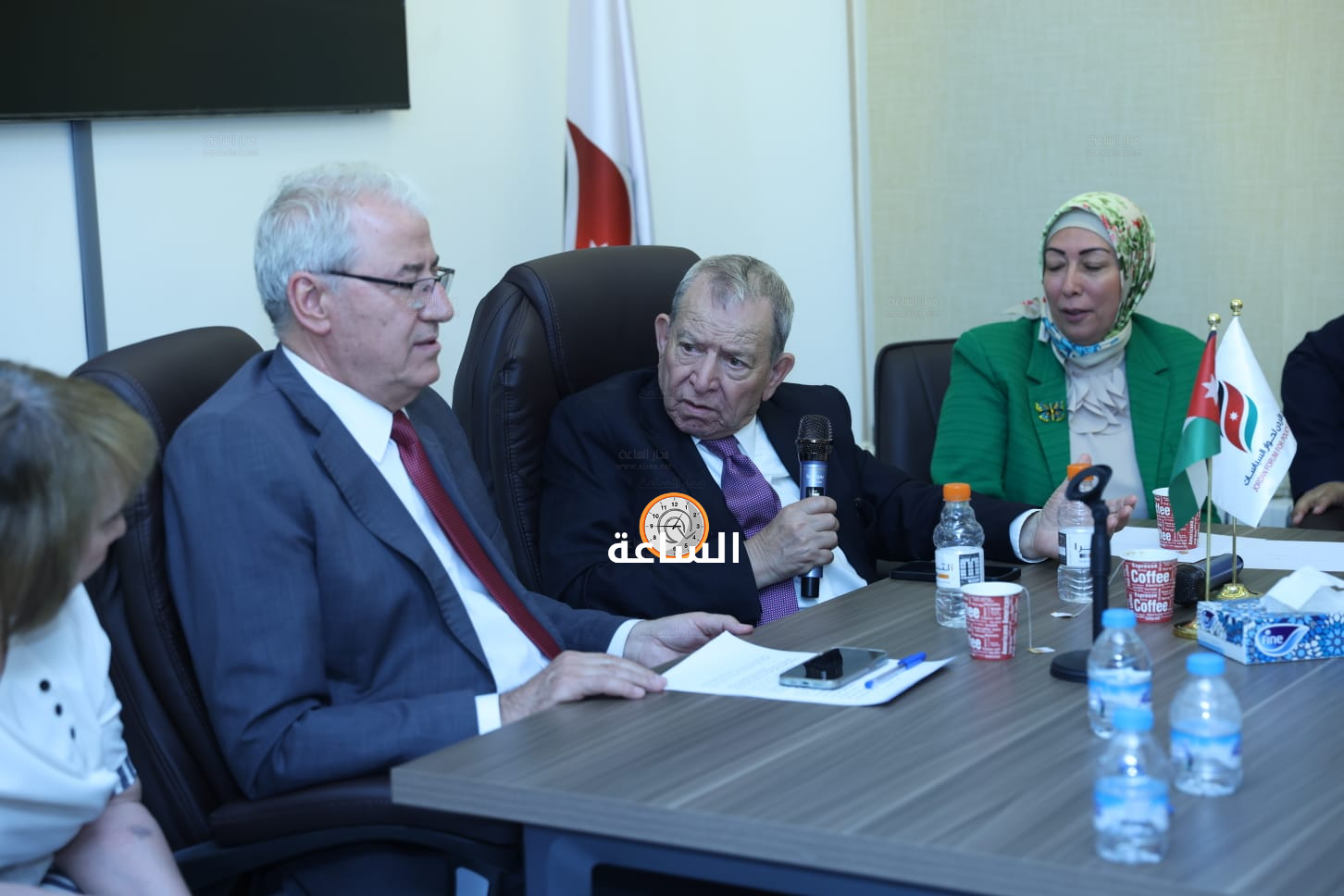 Madar Al-Saa Images 0.12196373947281747