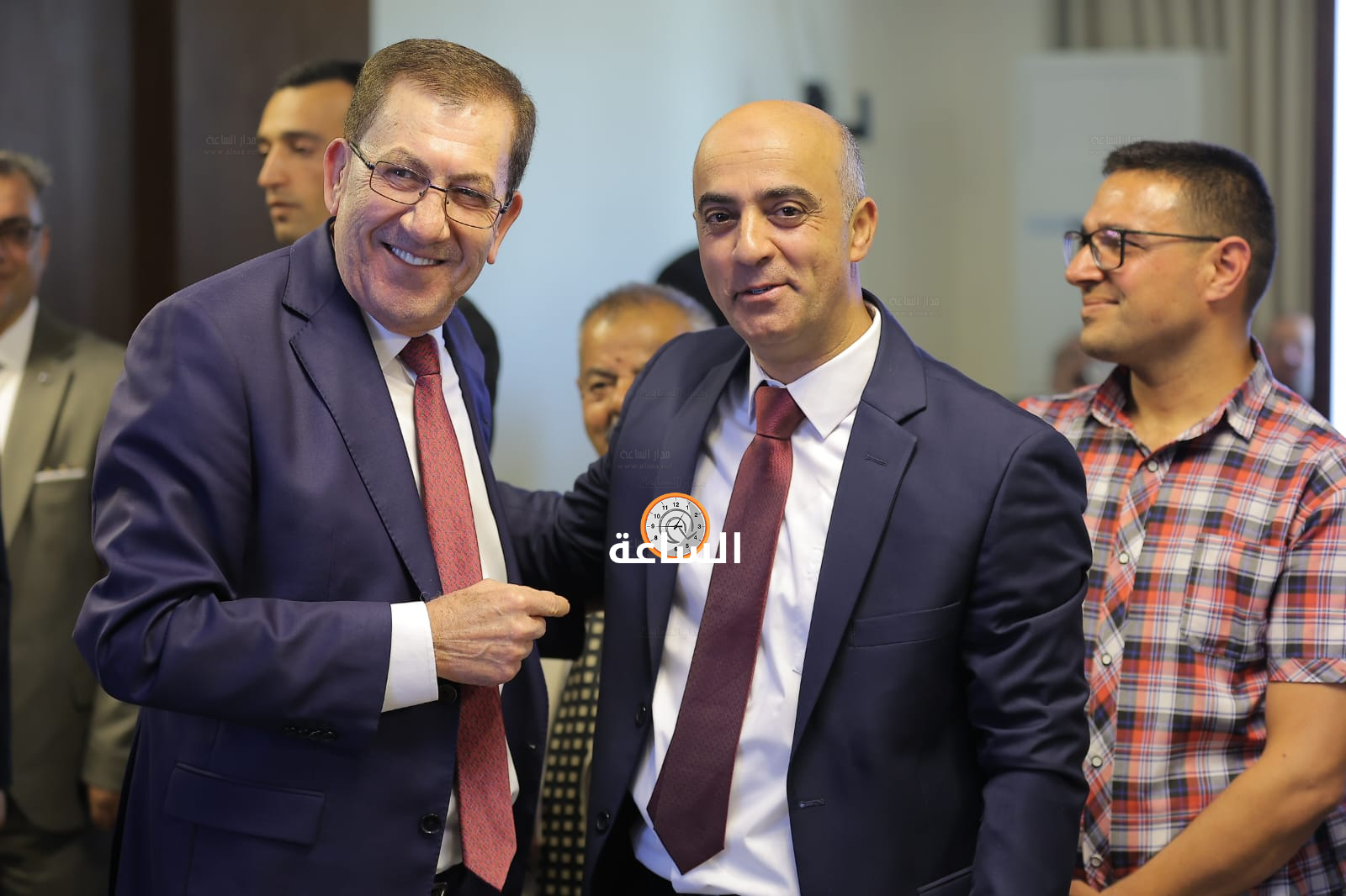 Madar Al-Saa Images 0.7053323239928203