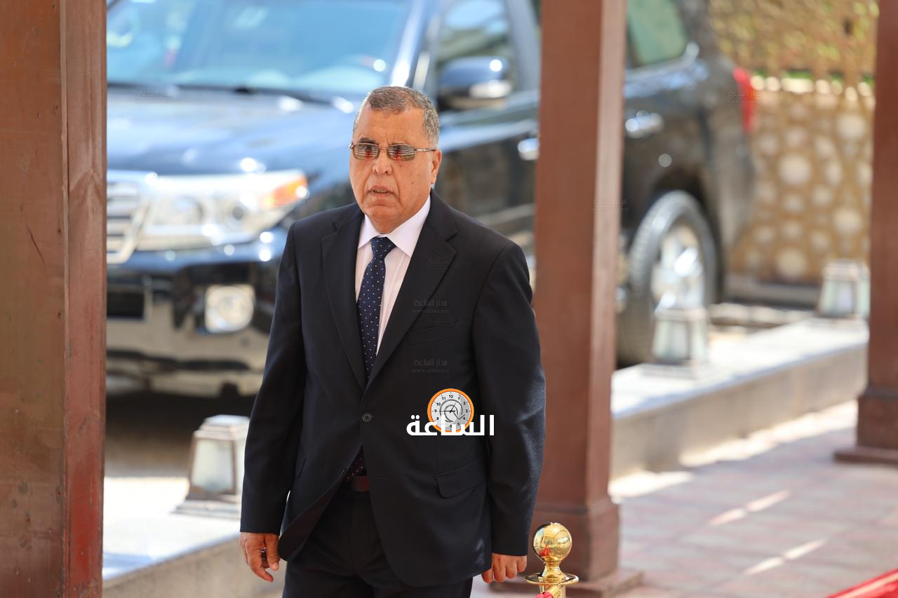Madar Al-Saa Images 0.15103656195940818