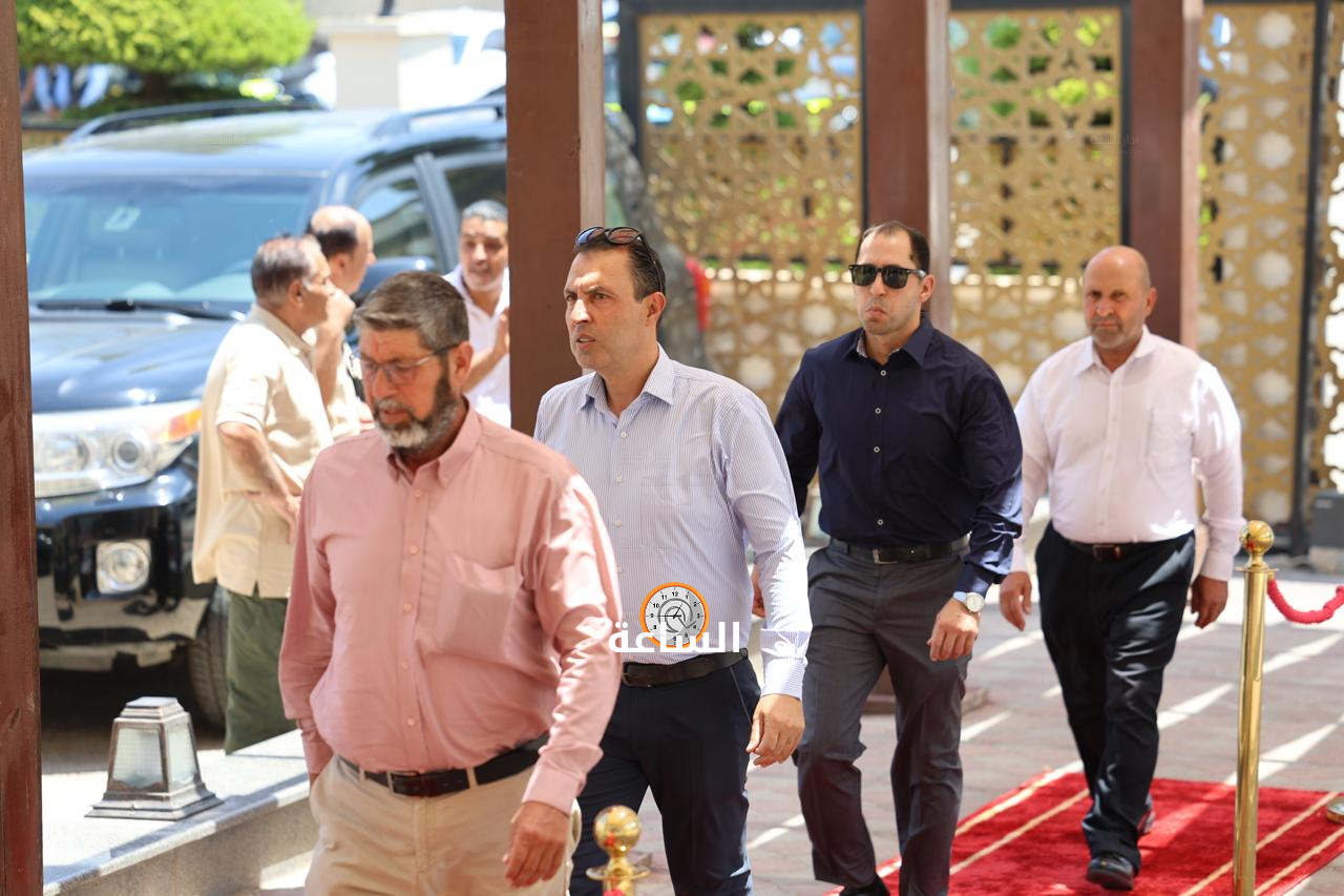 Madar Al-Saa Images 0.6568422860511225