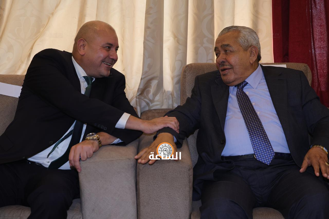 Madar Al-Saa Images 0.46250333413338607