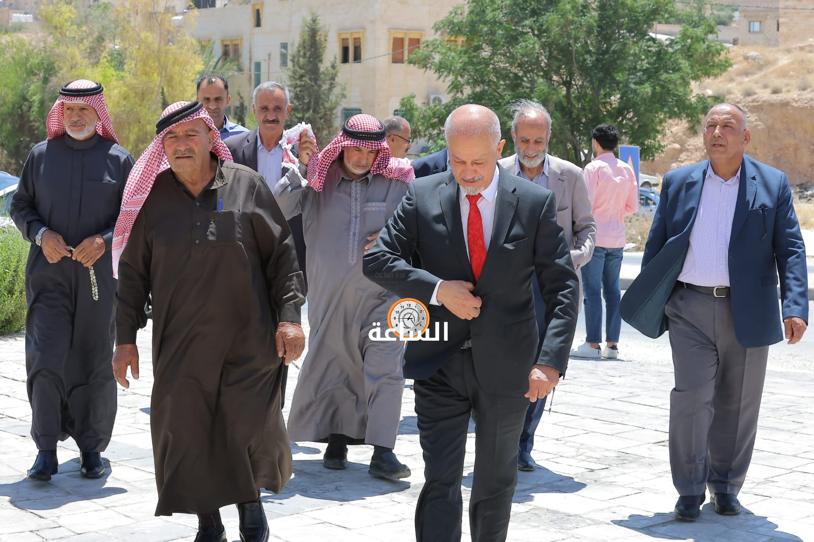 Madar Al-Saa Images 0.7677000023969393