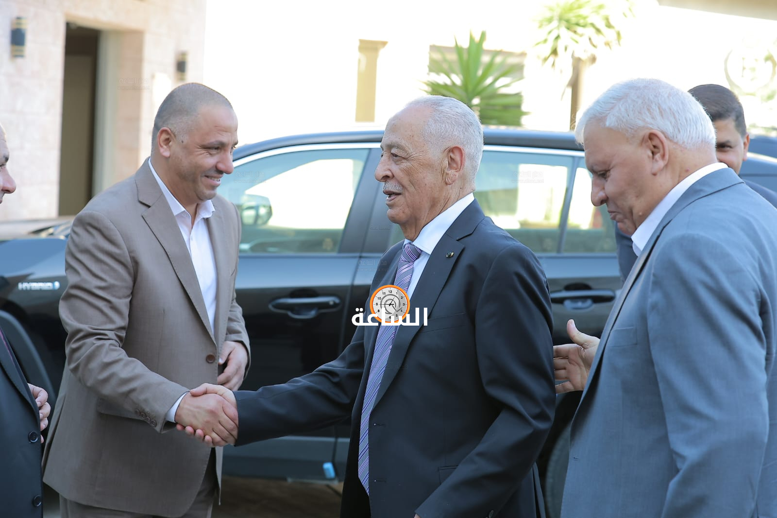 Madar Al-Saa Images 0.3864056767629631