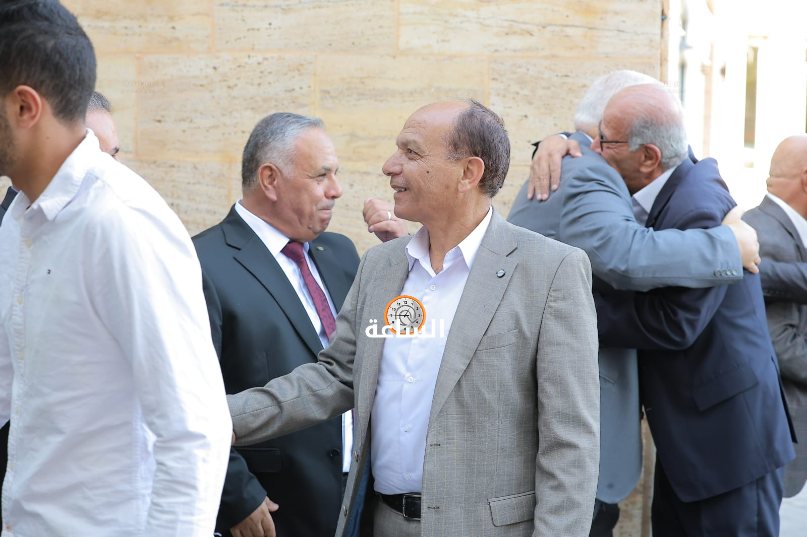 Madar Al-Saa Images 0.918018870107997