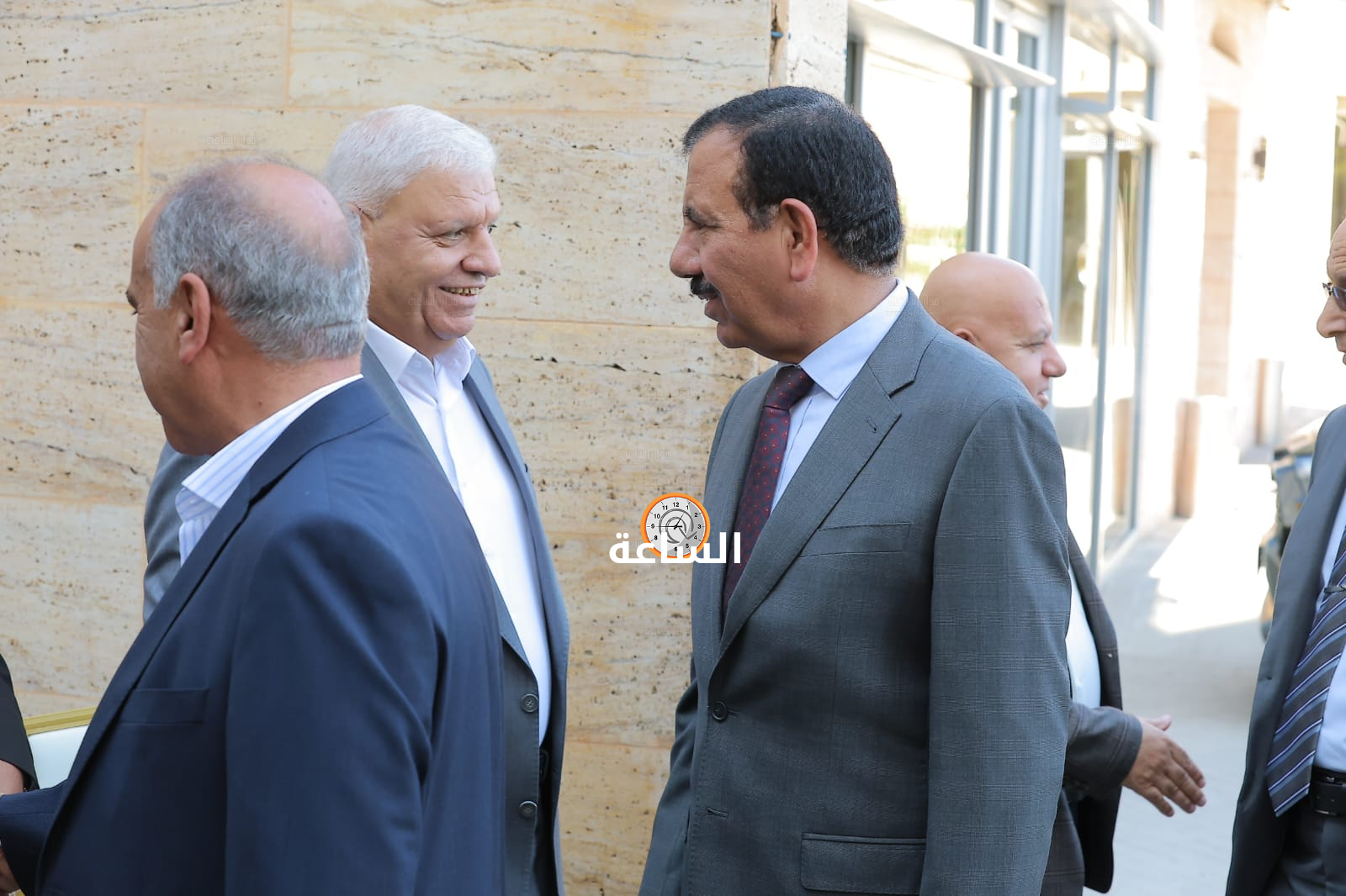 Madar Al-Saa Images 0.3189971248447503