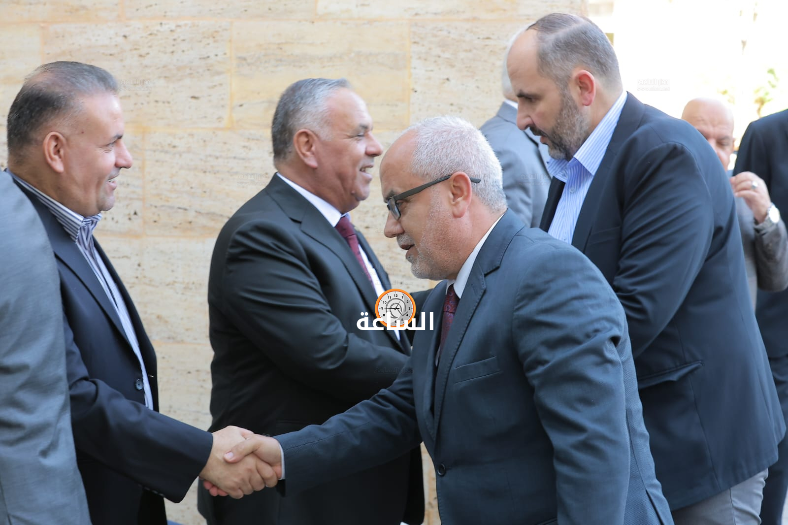 Madar Al-Saa Images 0.5308850093287343