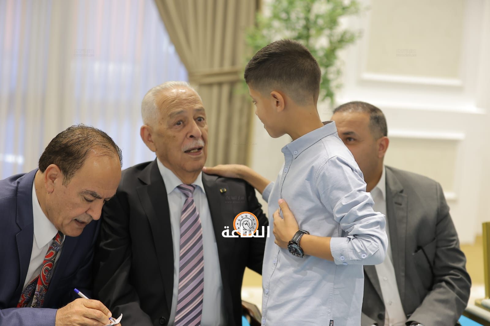 Madar Al-Saa Images 0.9782049496043457