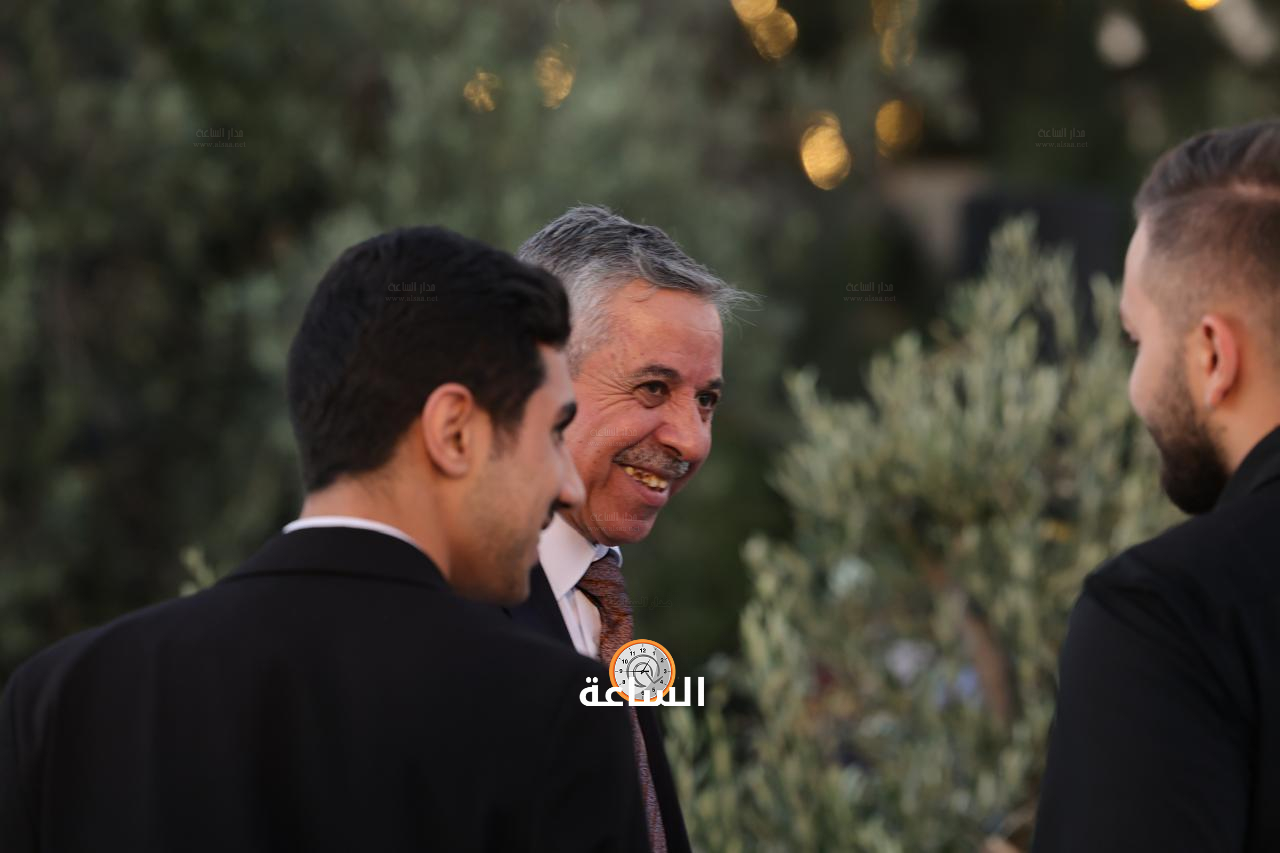 Madar Al-Saa Images 0.8864293300889184