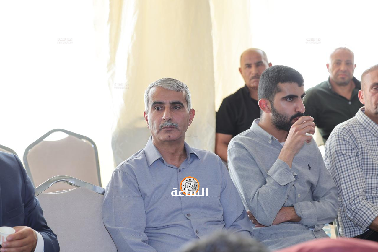 Madar Al-Saa Images 0.4999454228636723