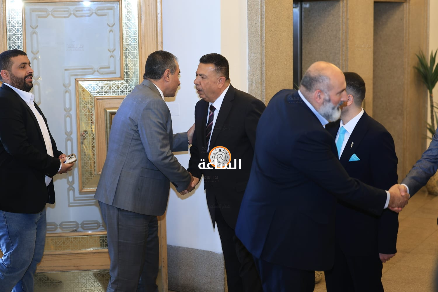 Madar Al-Saa Images 0.6565047975798128