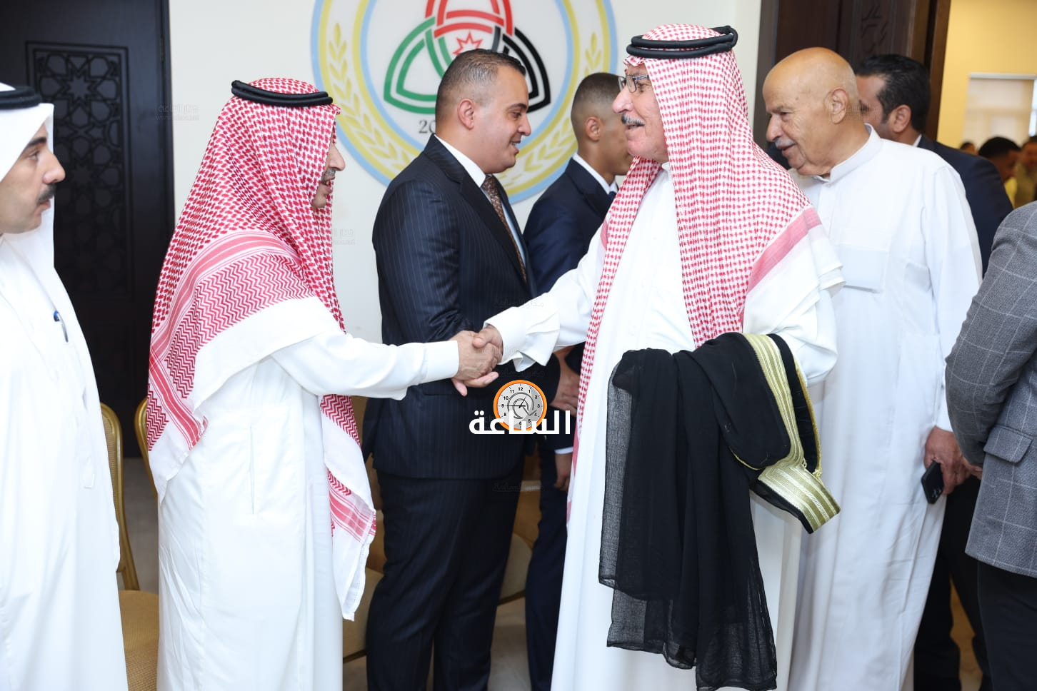 Madar Al-Saa Images 0.344360534329035