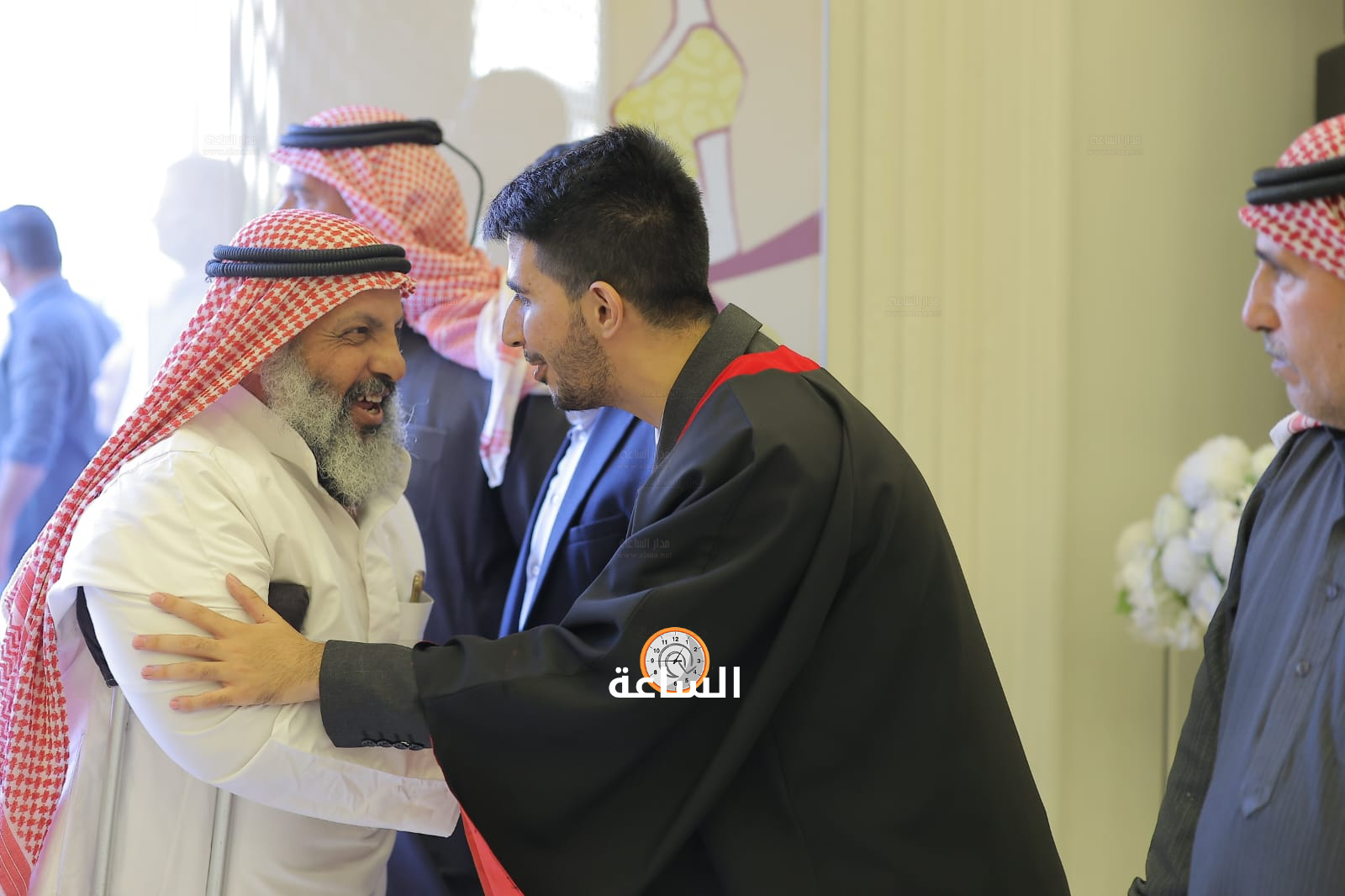 Madar Al-Saa Images 0.4521439313252422