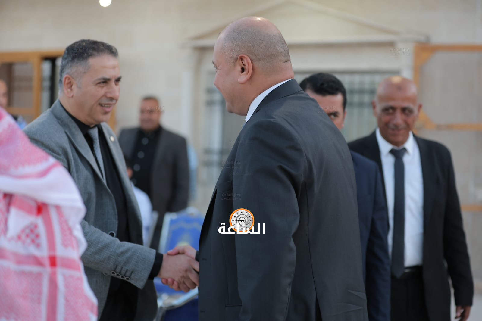 Madar Al-Saa Images 0.4336077038728422