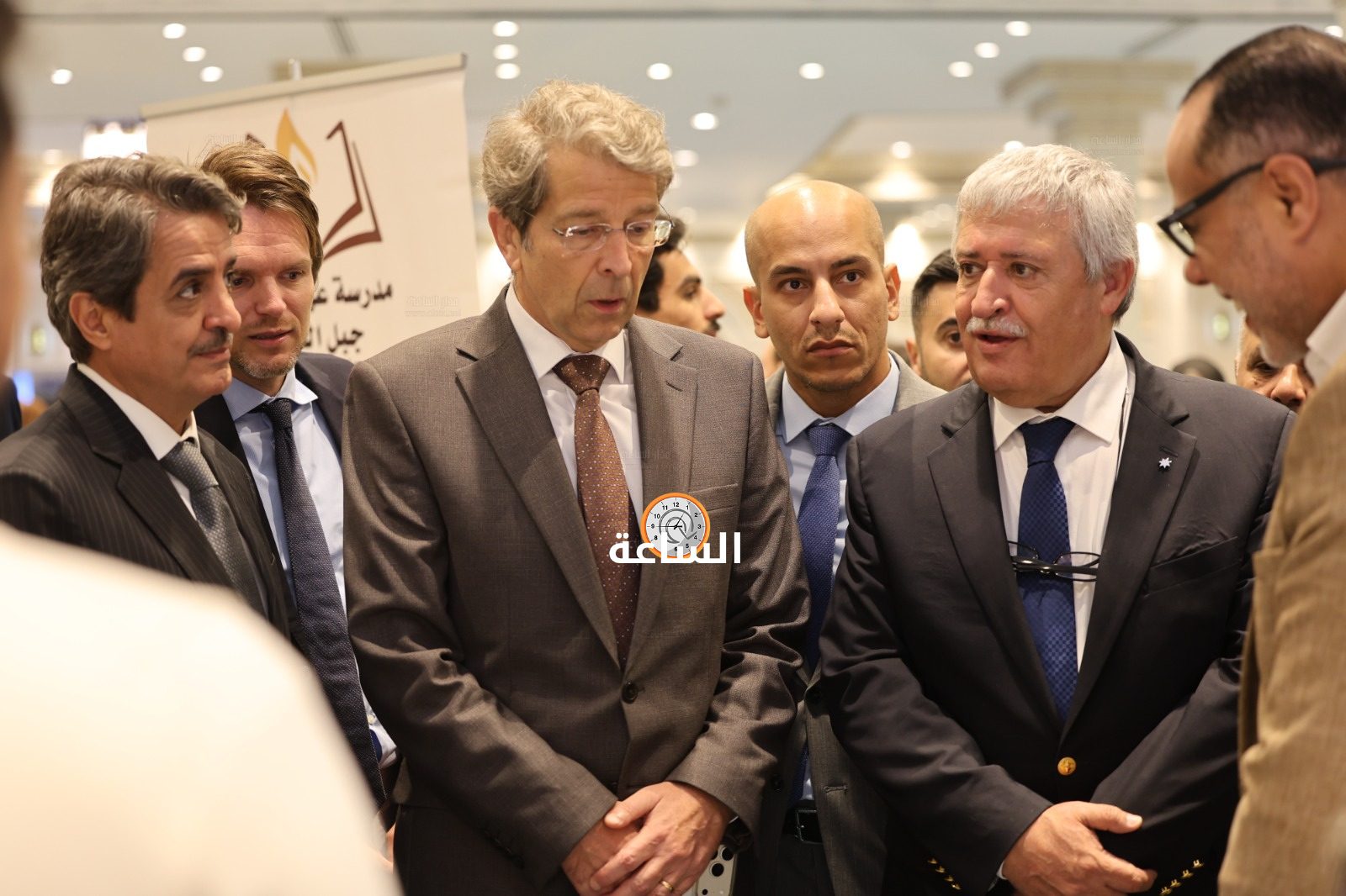 Madar Al-Saa Images 0.15723434186260188