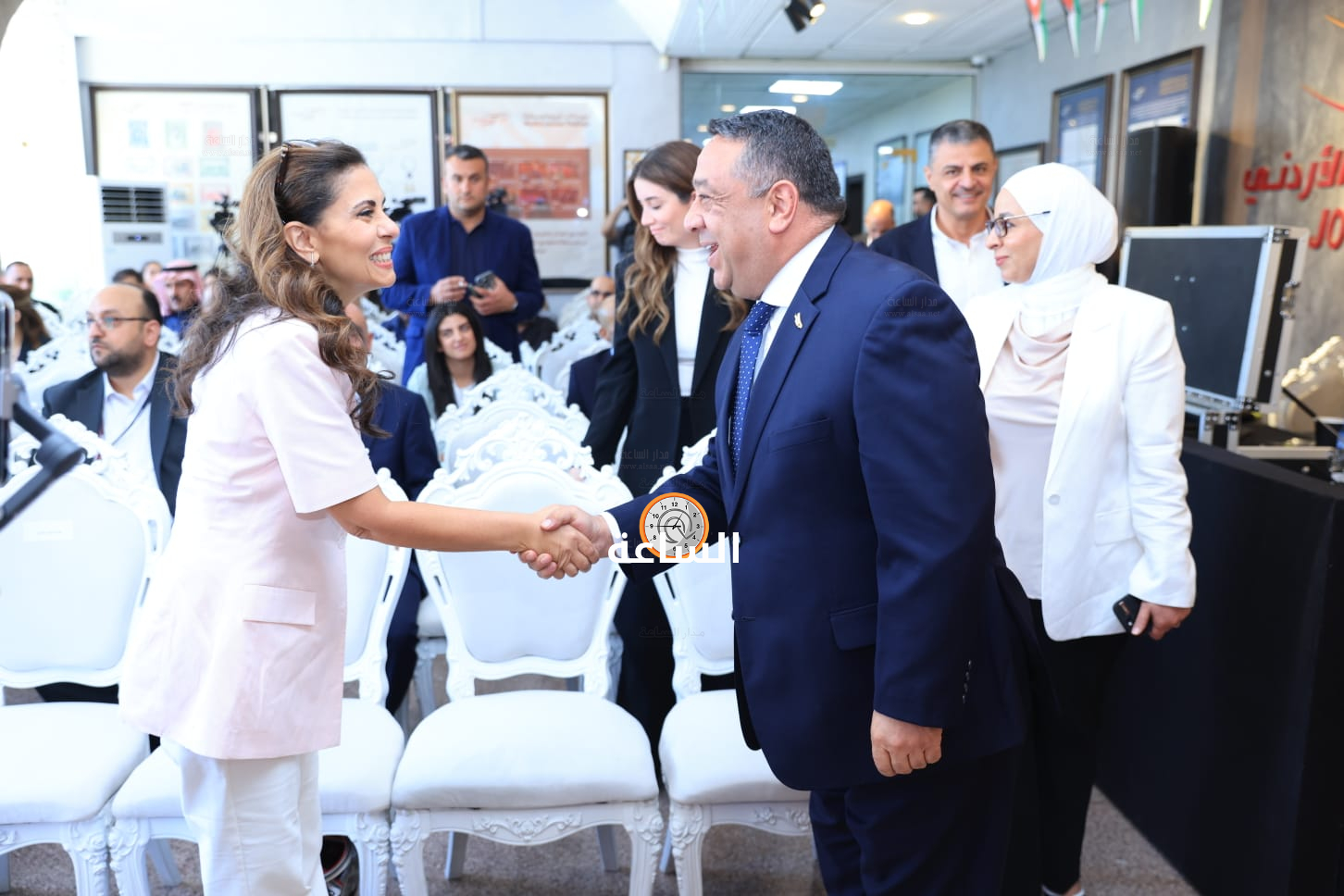 Madar Al-Saa Images 0.9041969353185384