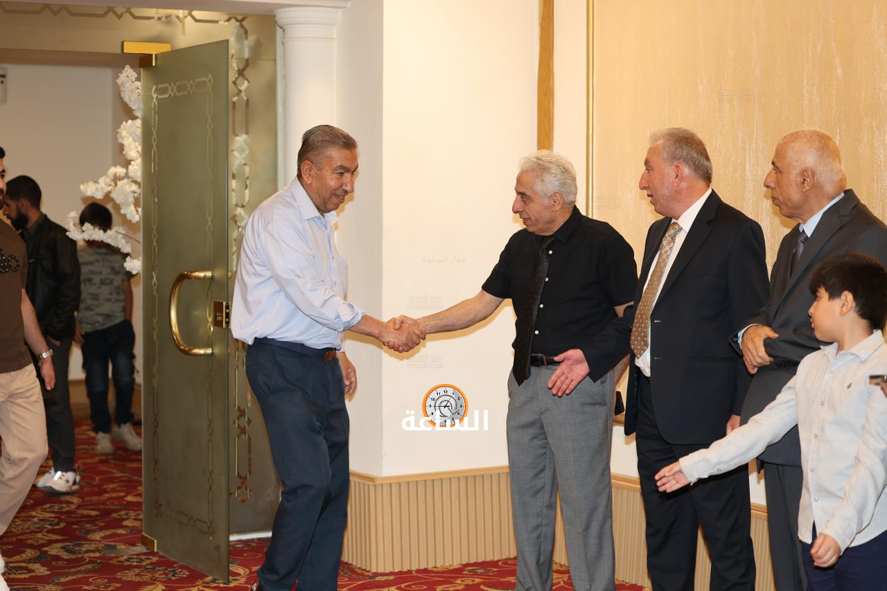 Madar Al-Saa Images 0.05608240122858221