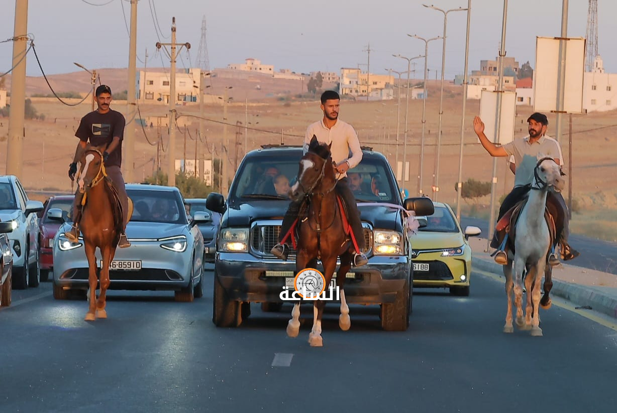 Madar Al-Saa Images 0.19033407685017