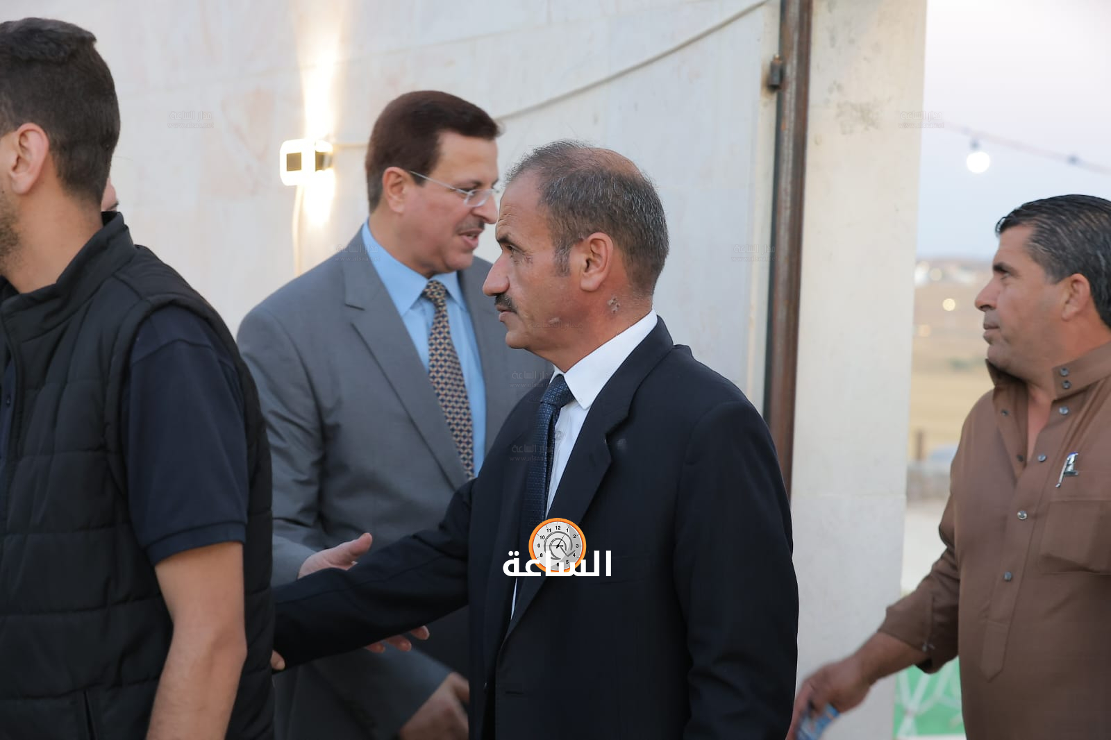 Madar Al-Saa Images 0.47671646116220245