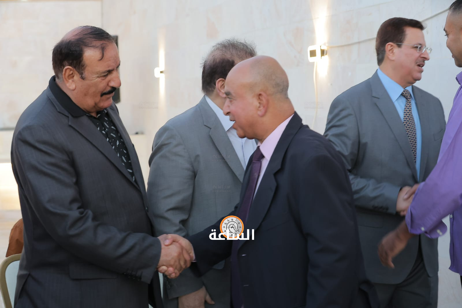 Madar Al-Saa Images 0.24001784491850076