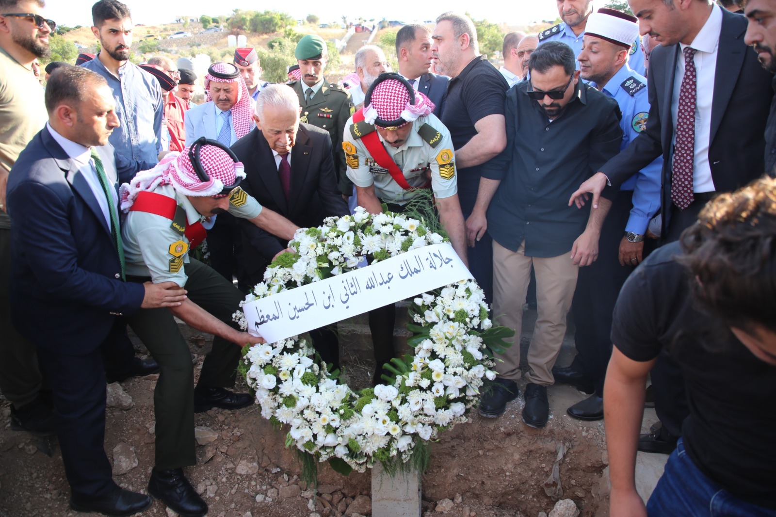Madar Al-Saa Images 0.6975960369257543