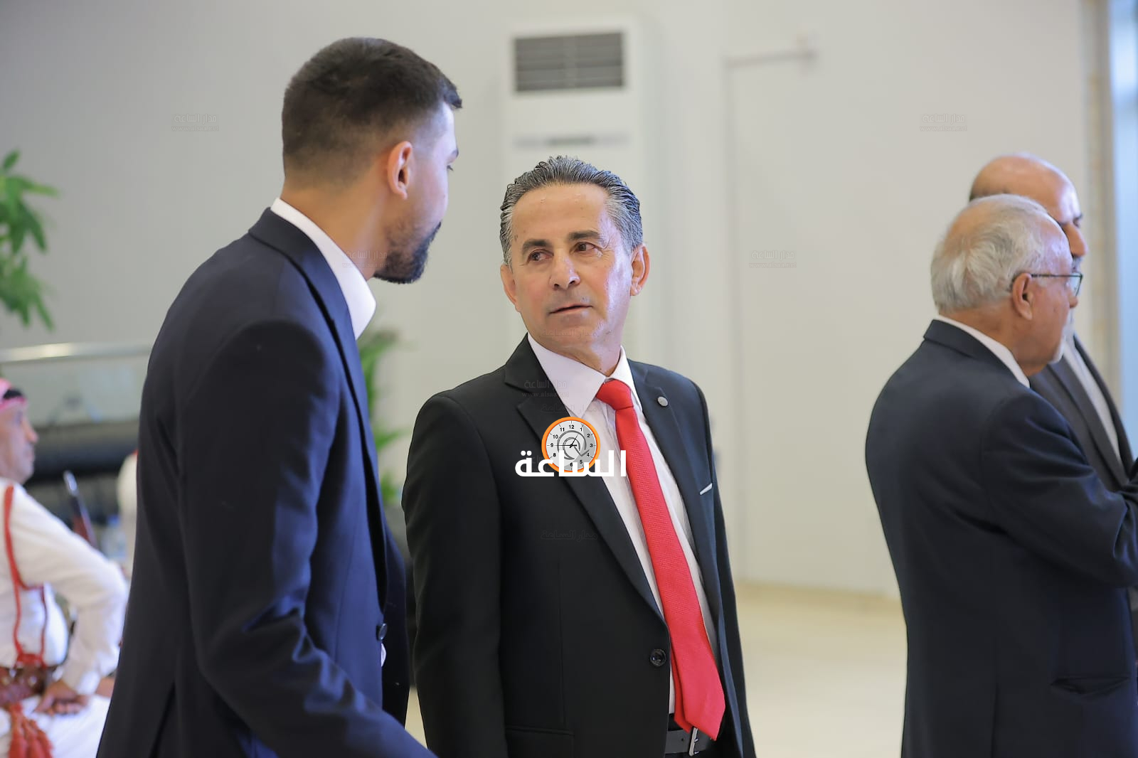 Madar Al-Saa Images 0.7404967638062468