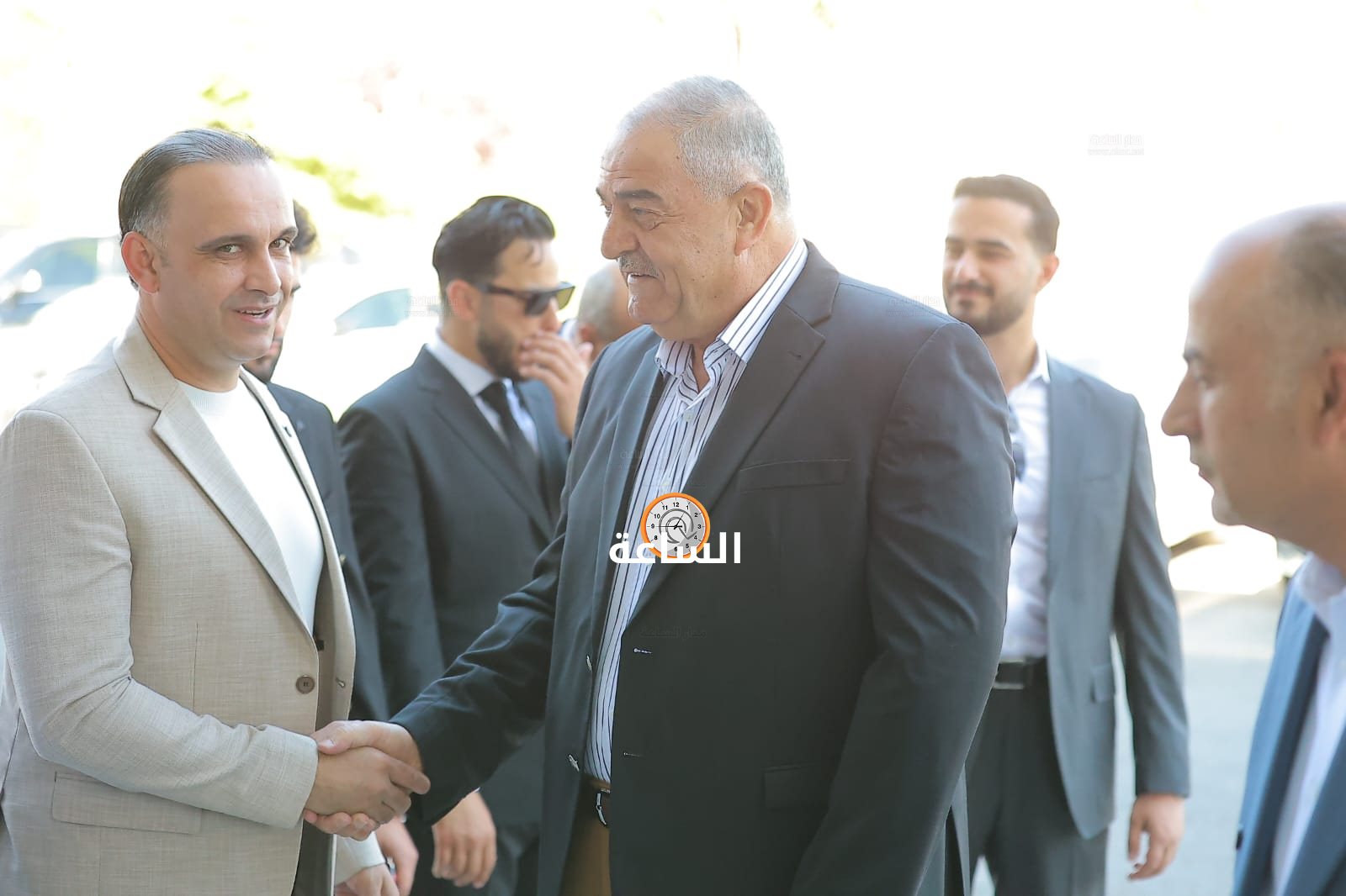 Madar Al-Saa Images 0.9816537646333855