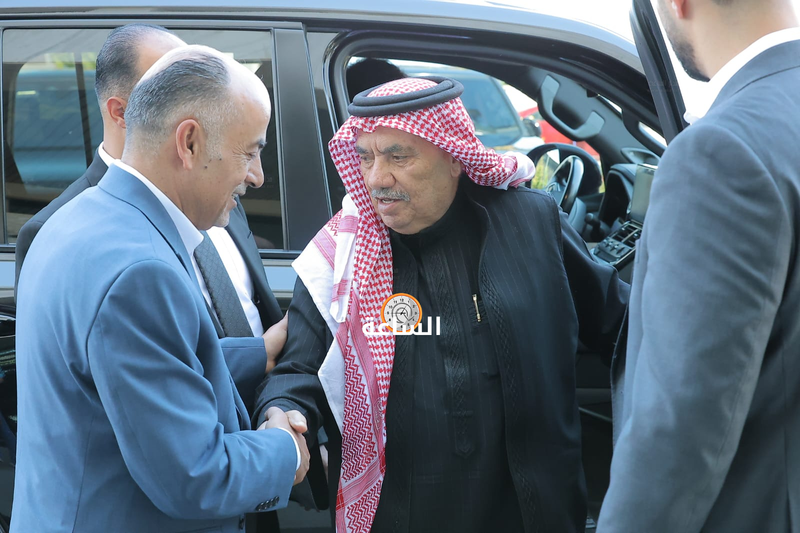 Madar Al-Saa Images 0.7676914561553152