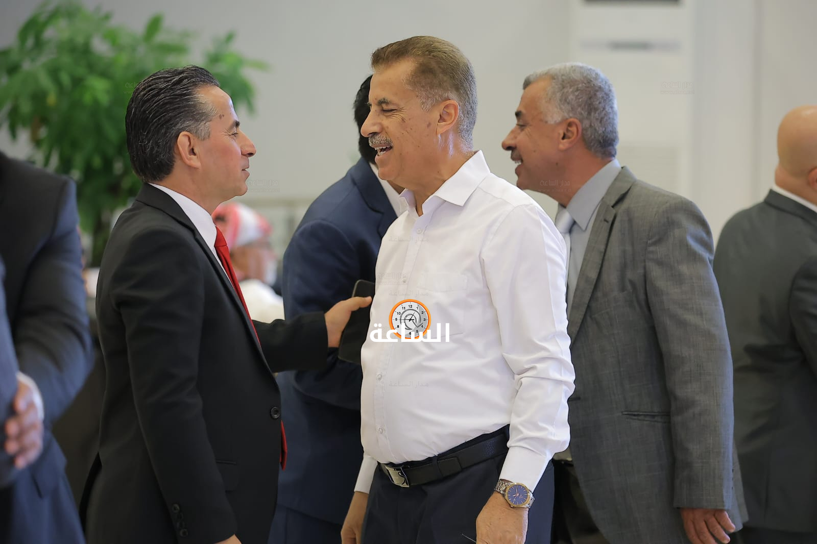 Madar Al-Saa Images 0.818294608712936