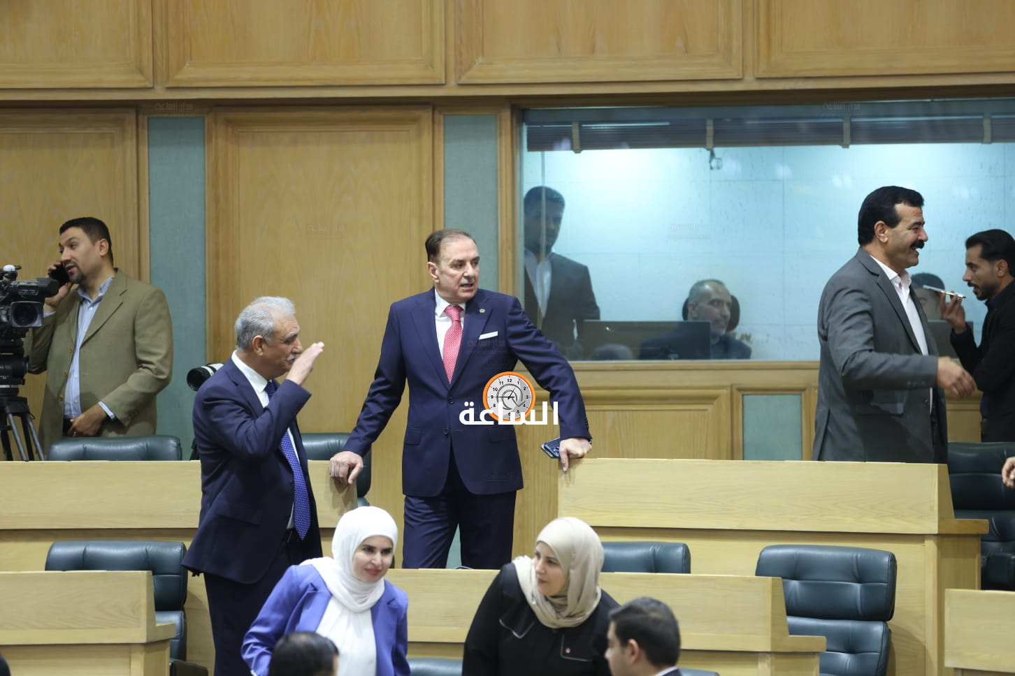 Madar Al-Saa Images 0.4928406221589382