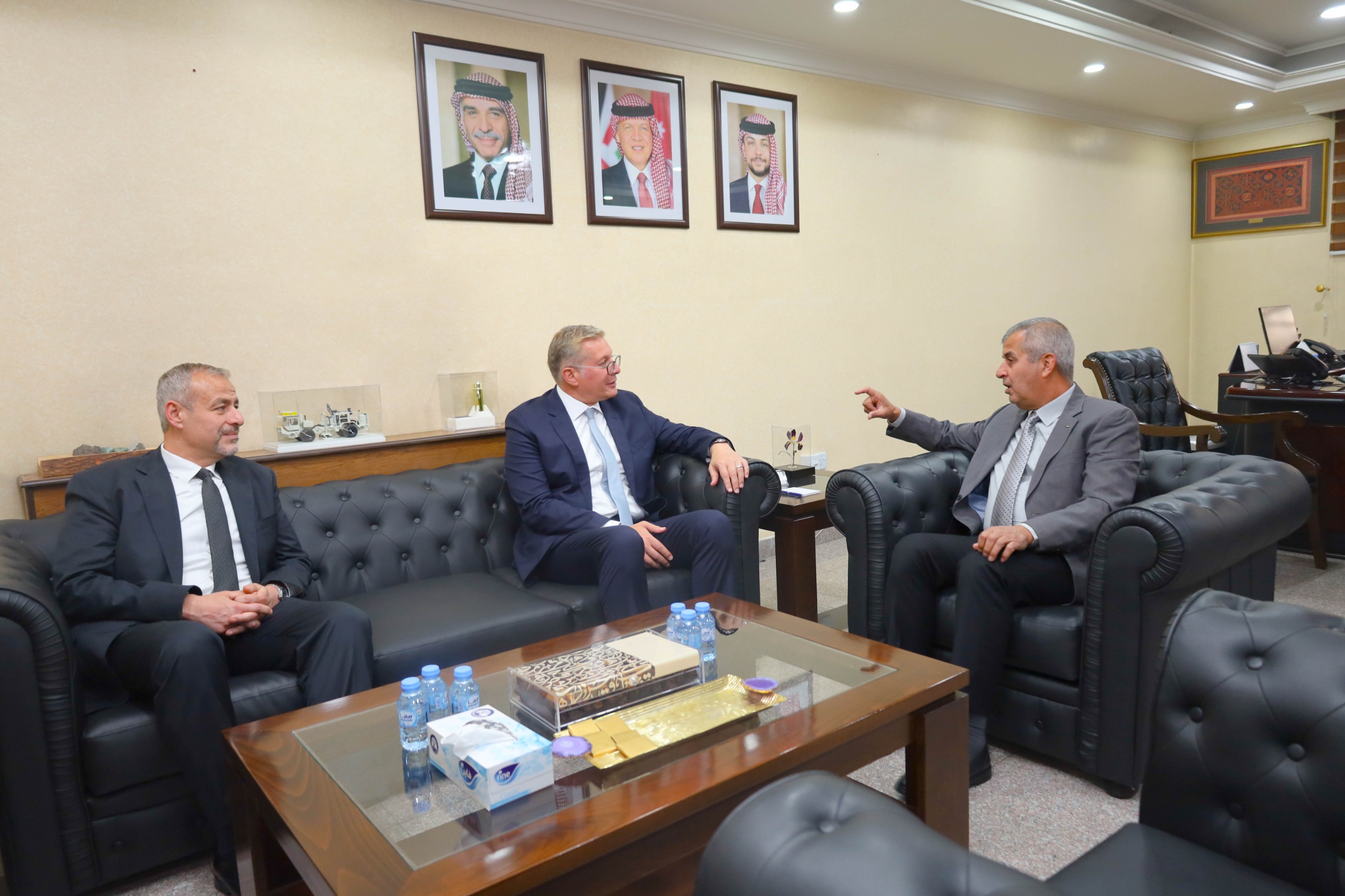 Madar Al-Saa Images 0.9220037221695655