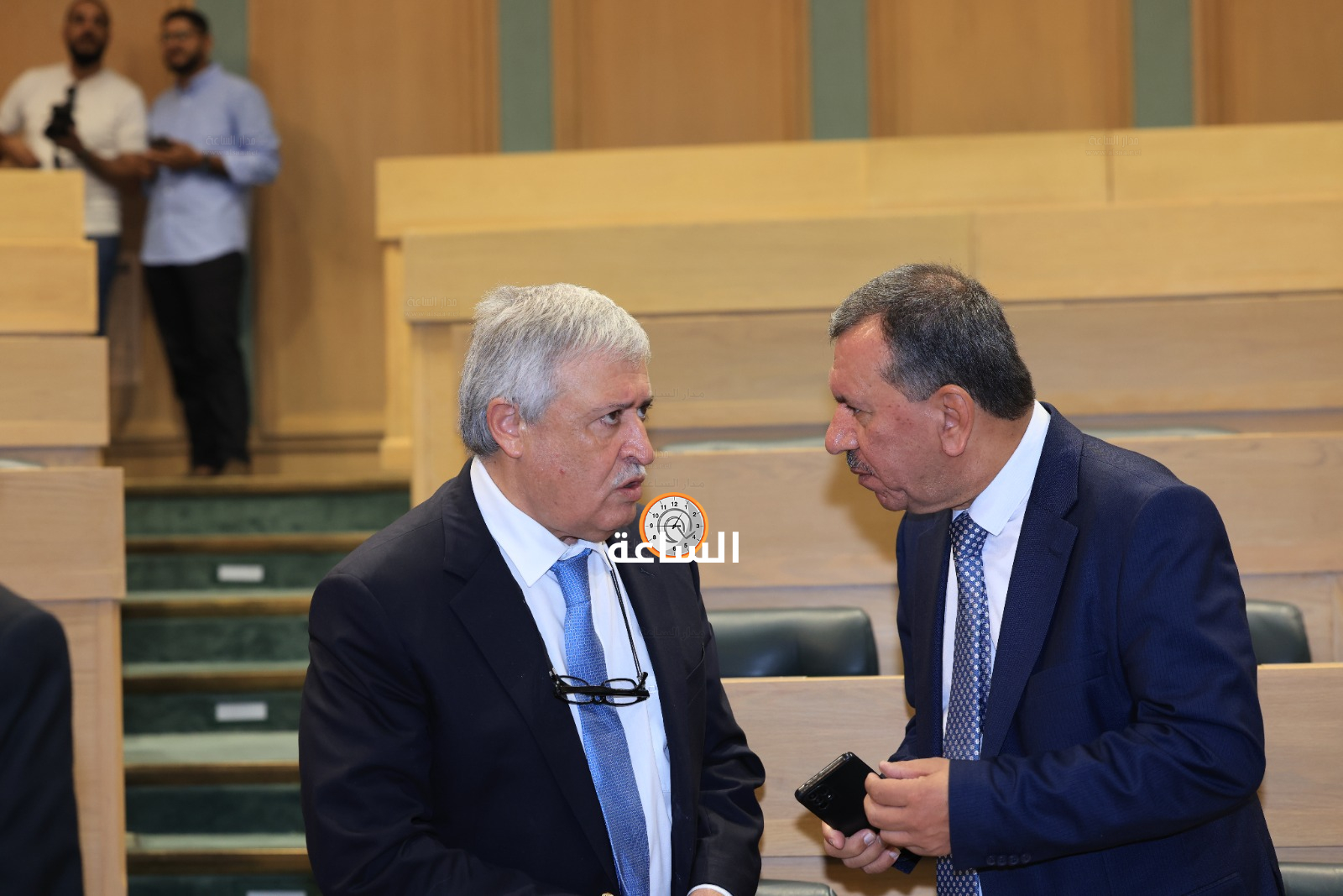 Madar Al-Saa Images 0.5818472821748821