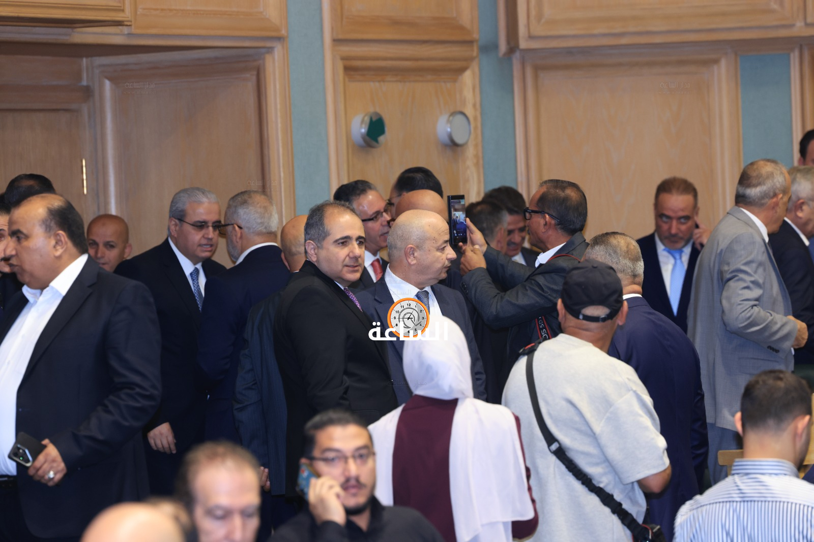 Madar Al-Saa Images 0.054569066590752335