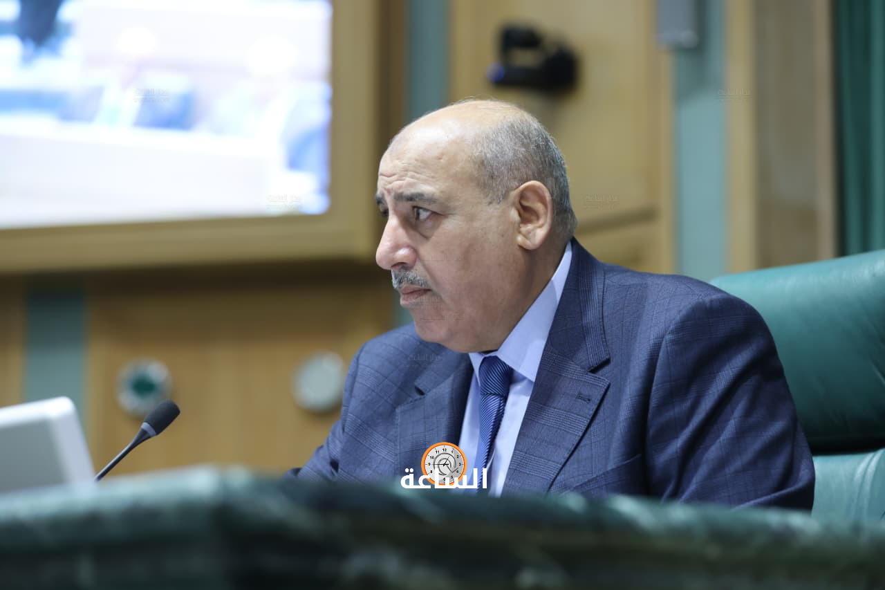 Madar Al-Saa Images 0.4355243908588239
